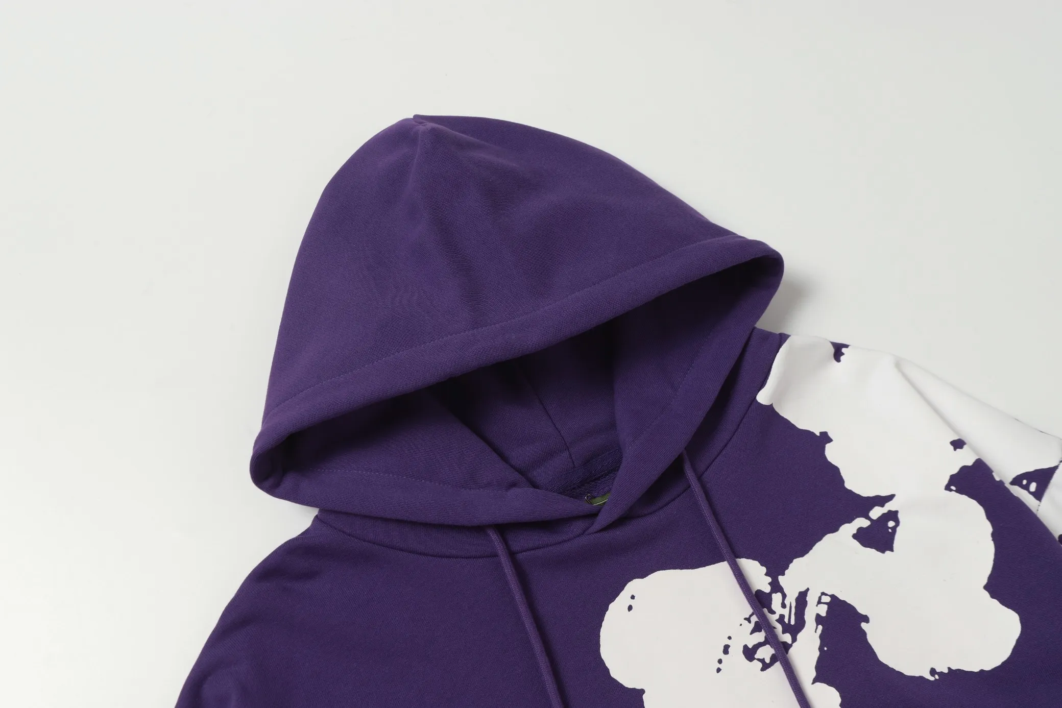 6002# DENIM TEARS Kapok European and American trendy brand high-quality printed hooded sweatshirt set. Terry fabric weighs 380 grams. Threads are customized and dyed in the same color. Color Black Gray Purple Size S-XL